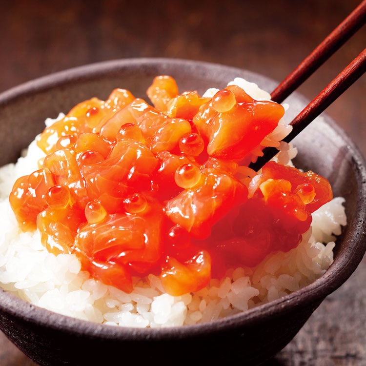 ①佐藤水産／鮭ルイベ漬