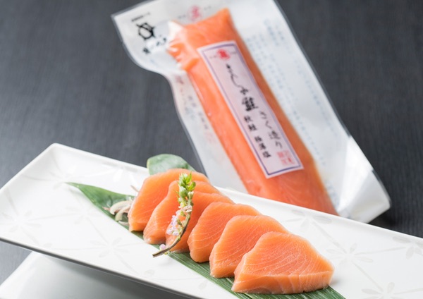 ③鮭の丸亀／さしみ鮭 さく造り