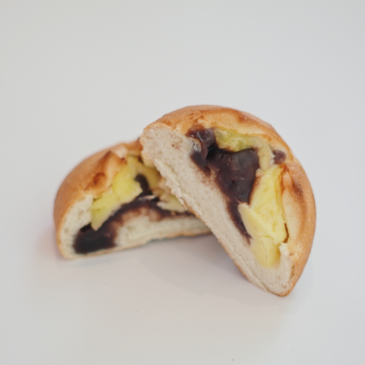 あんチーズパン_断面2個.jpg
