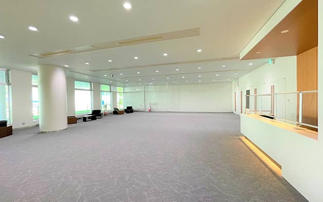 ホワイエの内観