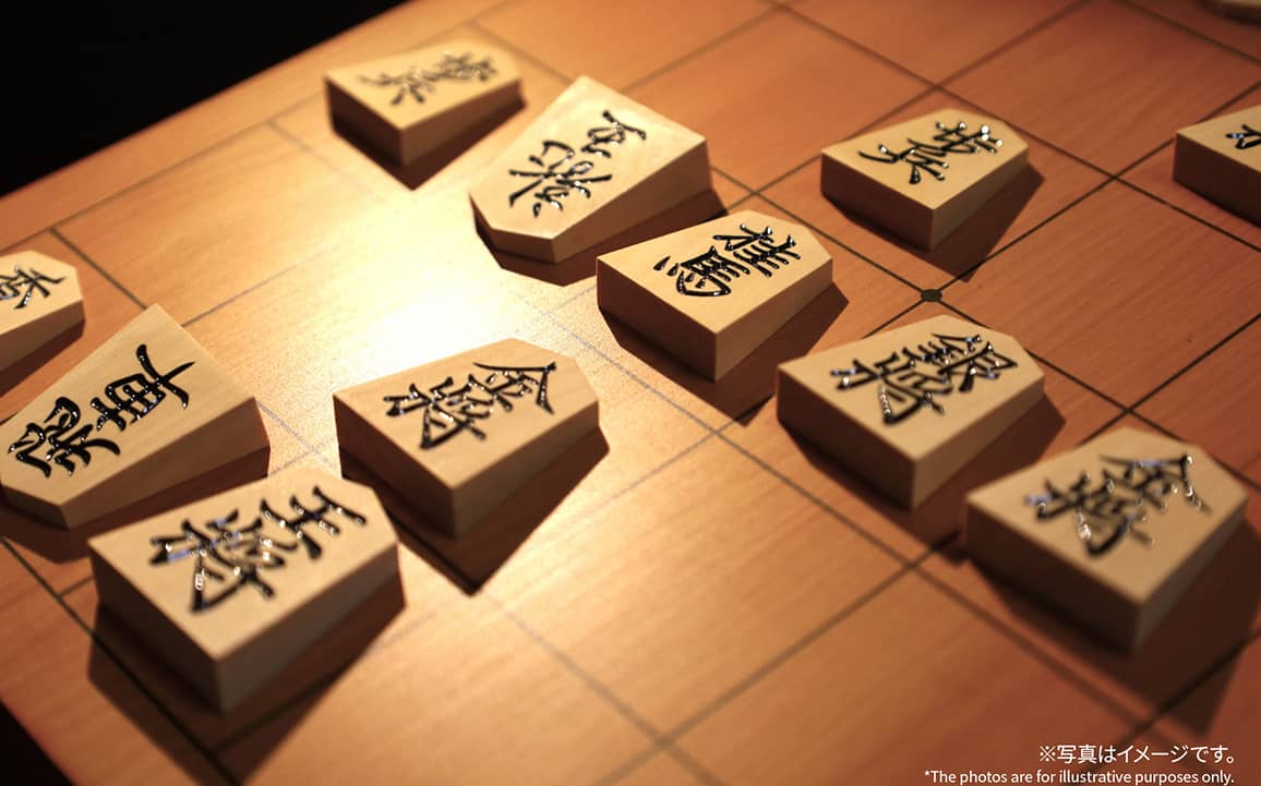 斜め上から将棋盤を拡大した画像