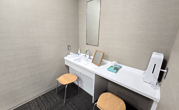 特別控室に設置されている手洗い場