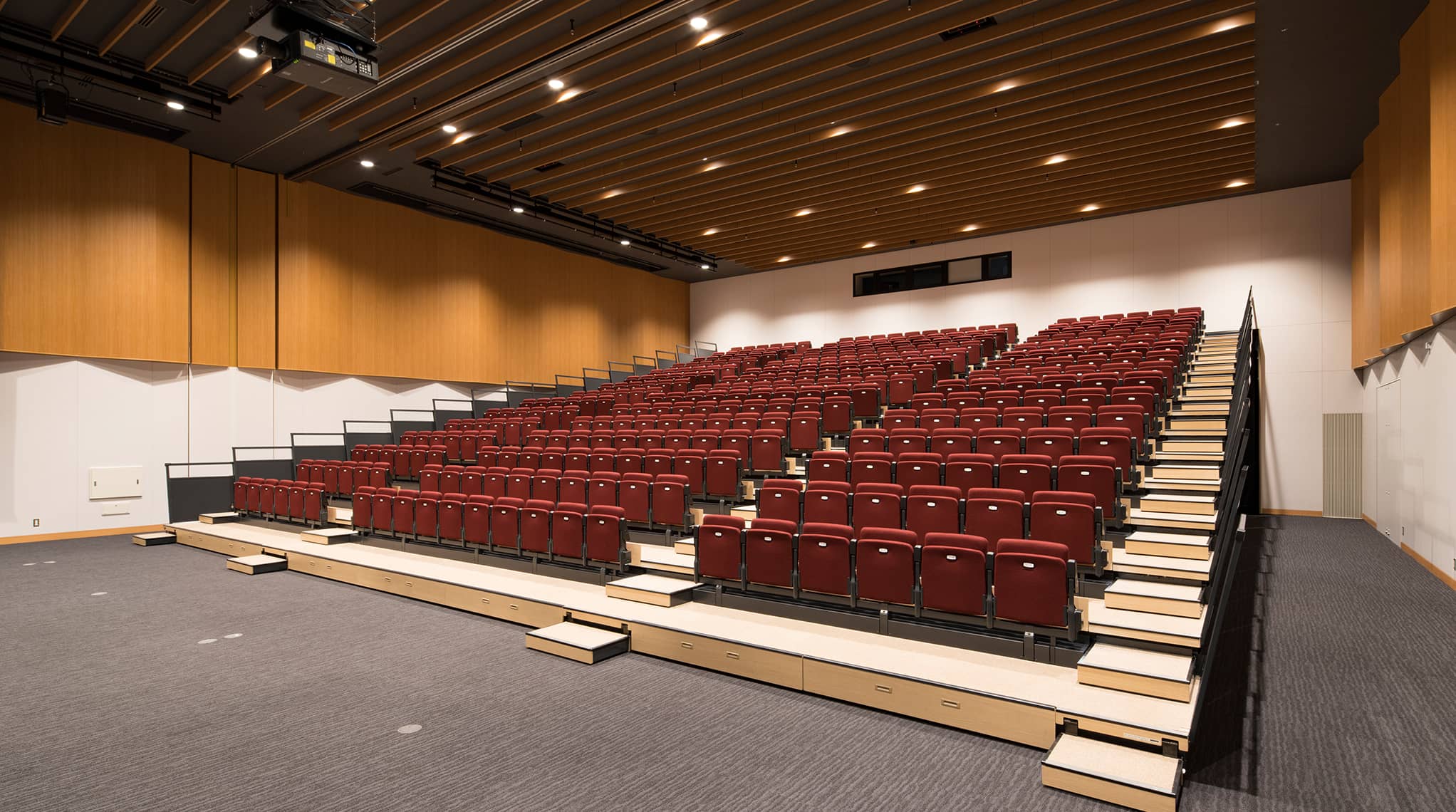 移動観覧席が展開された状態