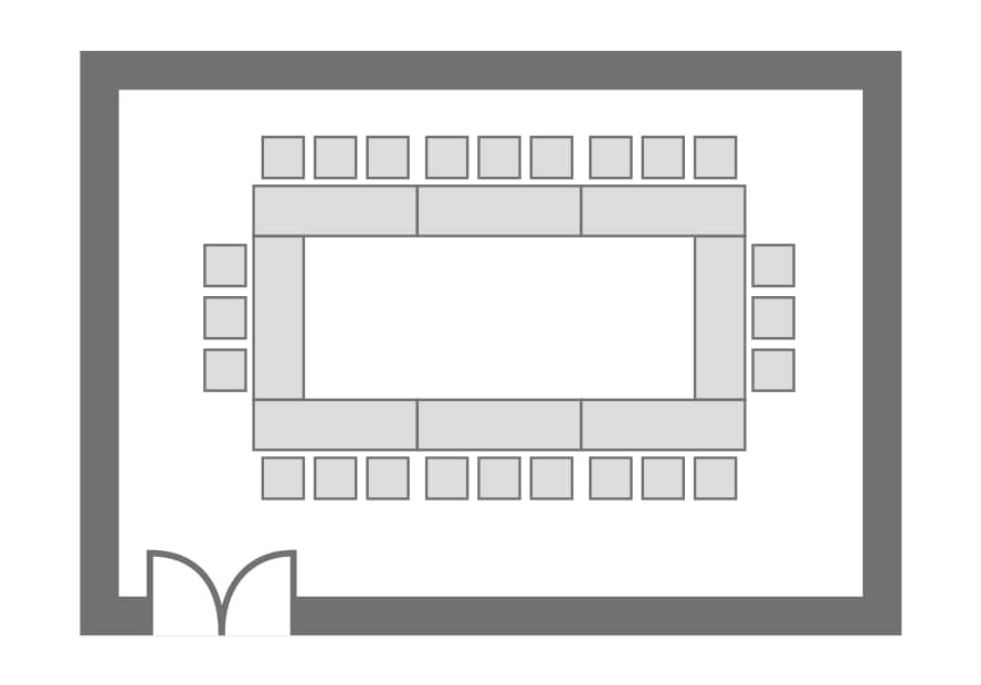 全席が中央に向かうコの字型レイアウト図