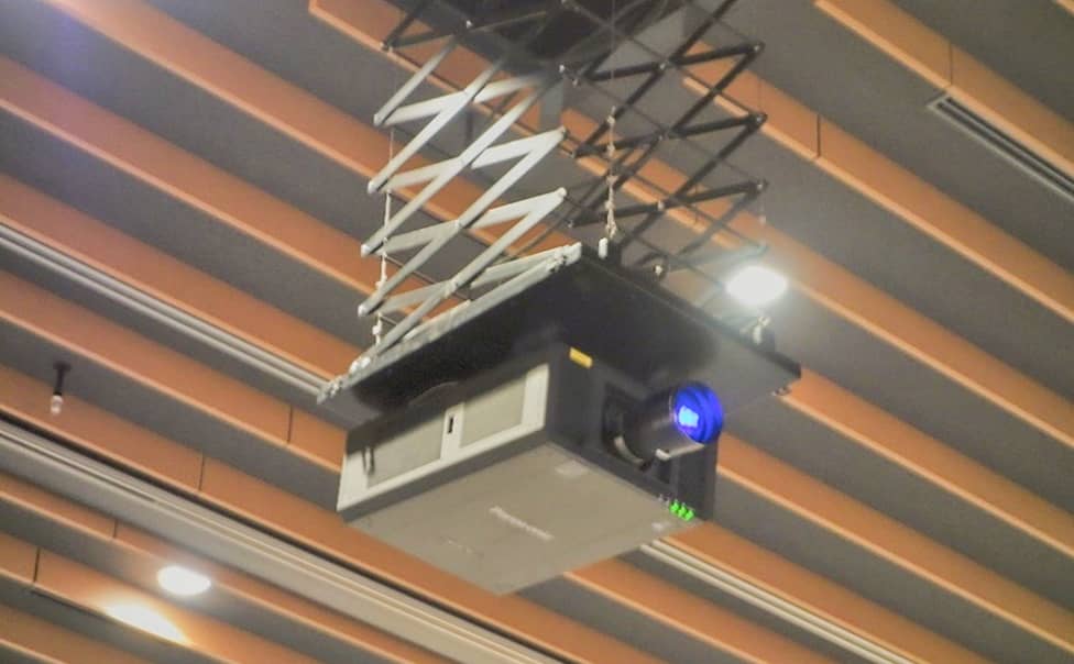 大型プロジェクター（10,000～12,000lm）