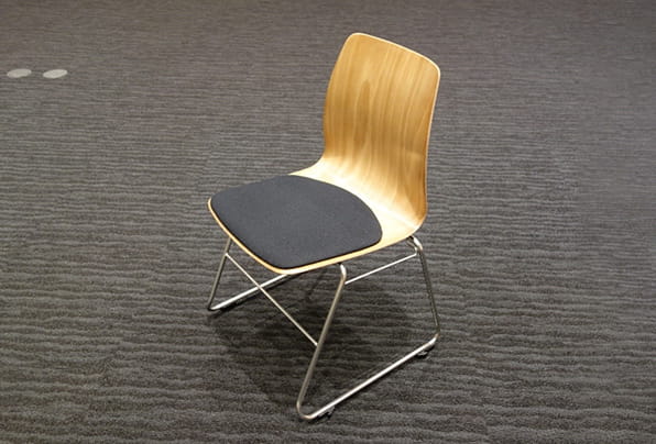 スタッキングチェア（茶）